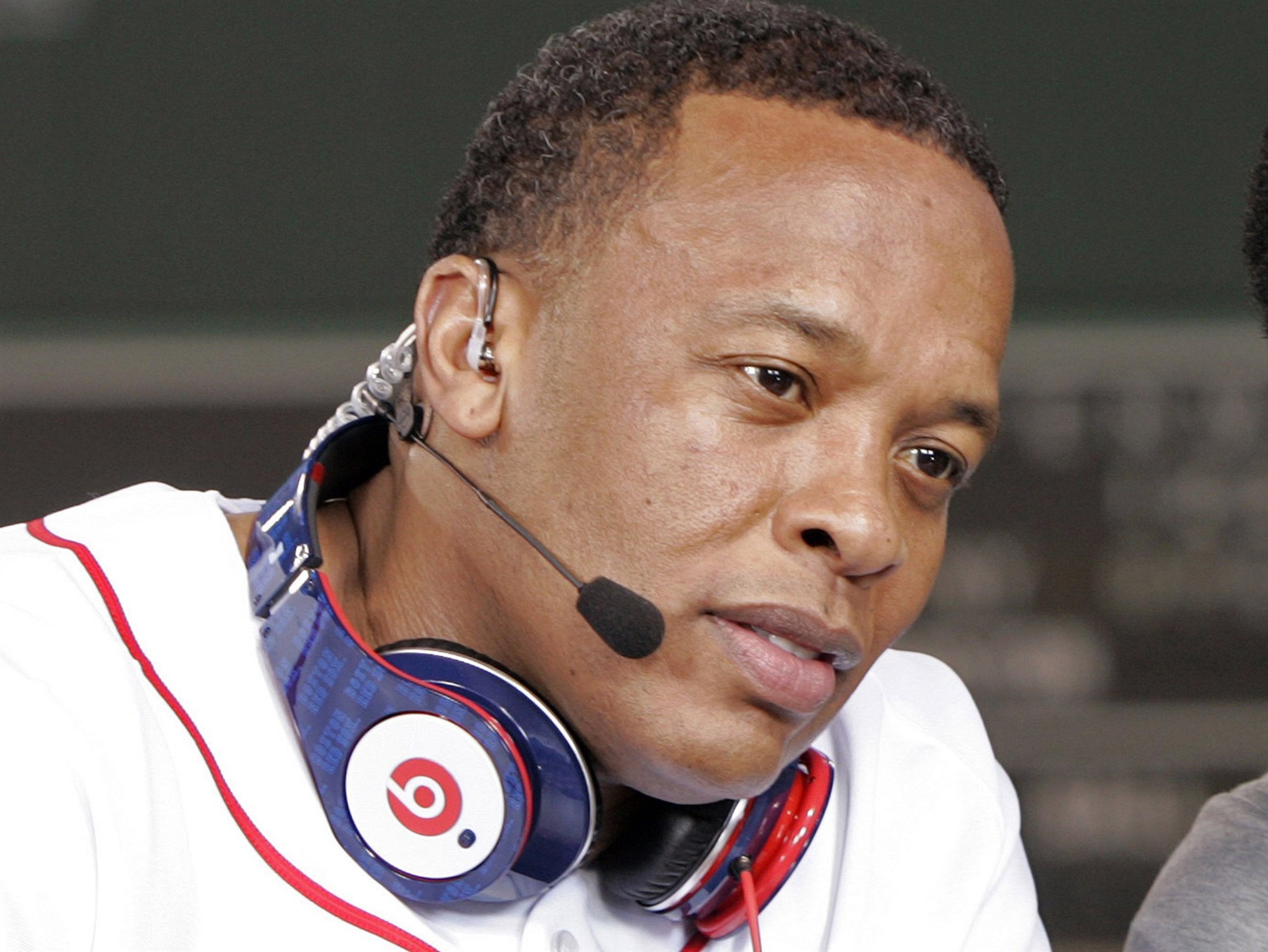 Dr. Dre, rapper turned entrepreneur, earned $950 million in the past decade - deals in retail